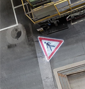 4.Danger overhead load sign Light (4)